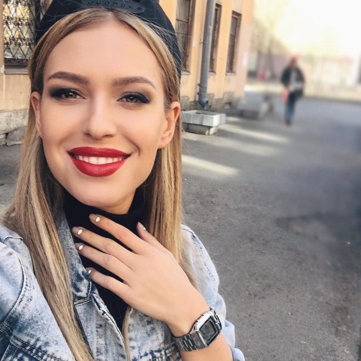 Рита Дакота задумалась о пластической операции