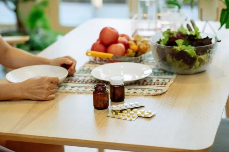 Лікарі розповіли, які продукти потрібно їсти під час лікування коронавірусу.