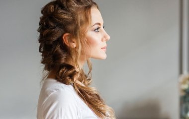 Названо зачіски, які псують волосся і є вкрай небезпечними для шкіри голови