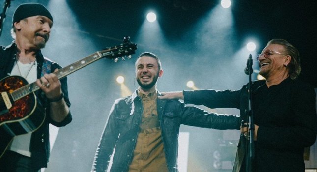 Тарас Тополя заспівав зі світовими легендами на підтримку України й довів до мурах