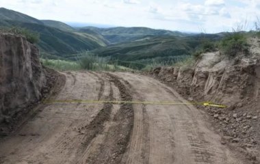 Два человека пробили экскаватором Великую китайскую стену — хотели сократить путь
