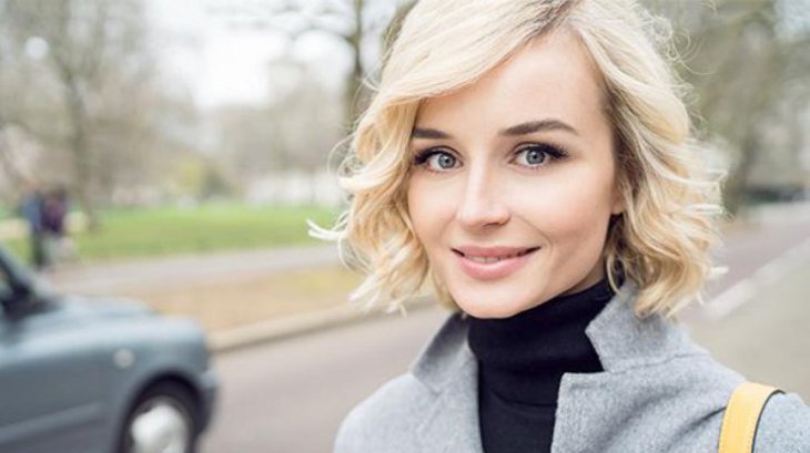 Полина Гагарина открыла велосезон в цветочном платье