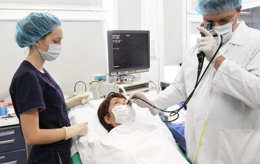 Медики рассказали, кто наиболее подвержен пищевому отравлению и как его избежать