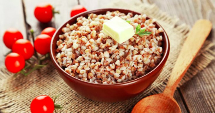 Медики рассказали, кому нельзя есть гречку