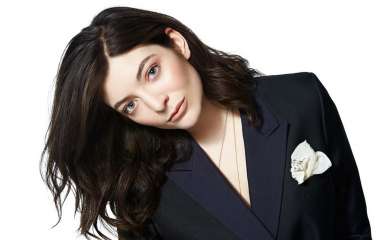 Lorde считает себя золотой женщиной
