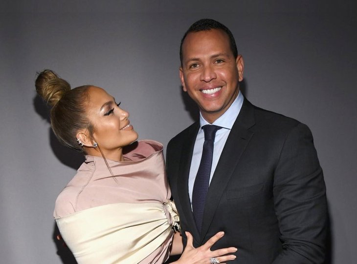 Дженнифер Лопес выбрала дорогой наряд для свидания с женихом Алексом Родригесом