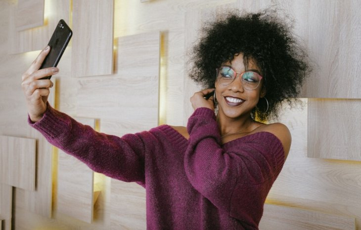 Как флиртовать с парнем по переписке и вживую – топ-100 примеров