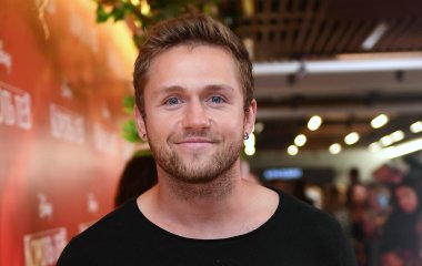 Влад Соколовский помог сделать ремонт на даче фигуристки Екатерины Бобровой