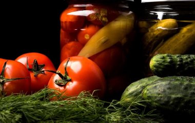 Які продукти небезпечно консервувати вдома: поради від експертів