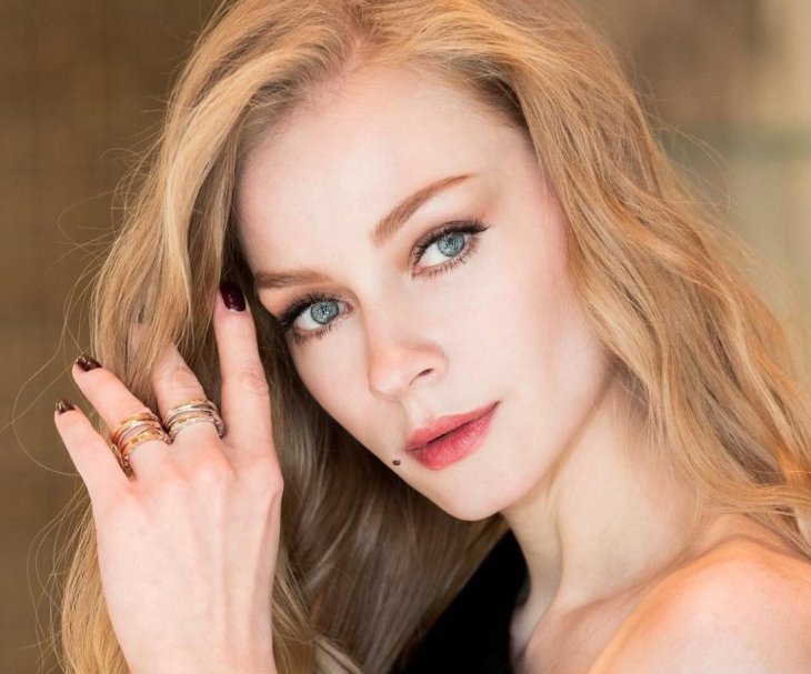 Светлана Ходченкова в элегантном платье блистала на открытии бутика BVLGARI