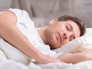 Ученые назвали оптимальную продолжительность сна для студентов