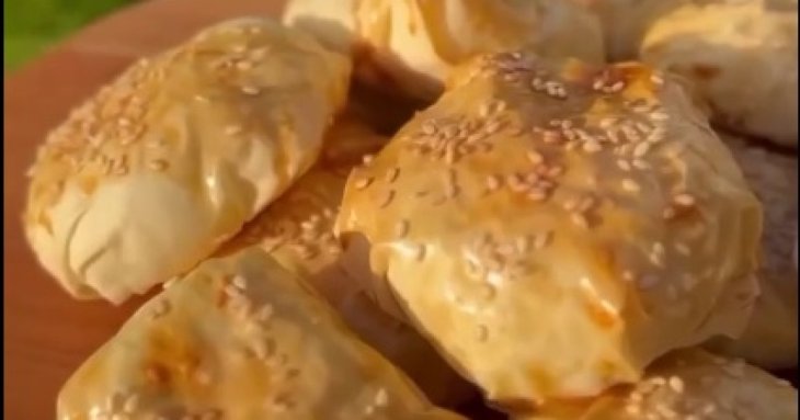 Швидкі пиріжки з куркою: покроковий рецепт