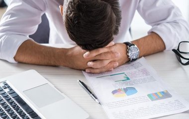 Лікар розповіла про небезпеку перевтоми та його симптоми.