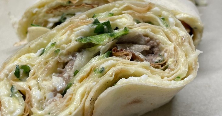 Рулет із лаваша зі шпротами: як швидко приготувати смачну закуску