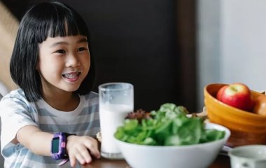 Чим годувати дитину, щоб вона стала розумнішою: 5 кращих продуктів для дитячого мозку