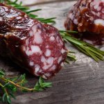 Эксперт по питанию назвала самую полезную колбасу