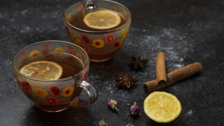 Ошибка, которую допускают все: как правильно пить чай с лимоном, чтобы получить максимальную пользу