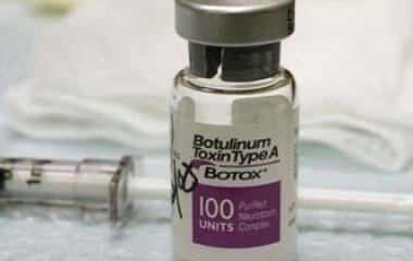 Жінка зробила ін'єкції ботоксу та була шокована побічними ефектами: