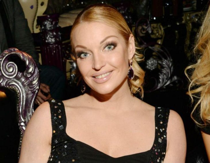 Полуголая Волочкова бегала по улице: народ в шоке