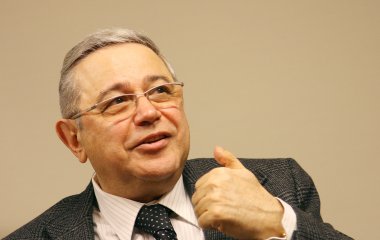 Евгений Петросян умилил снимком с подросшим сыном