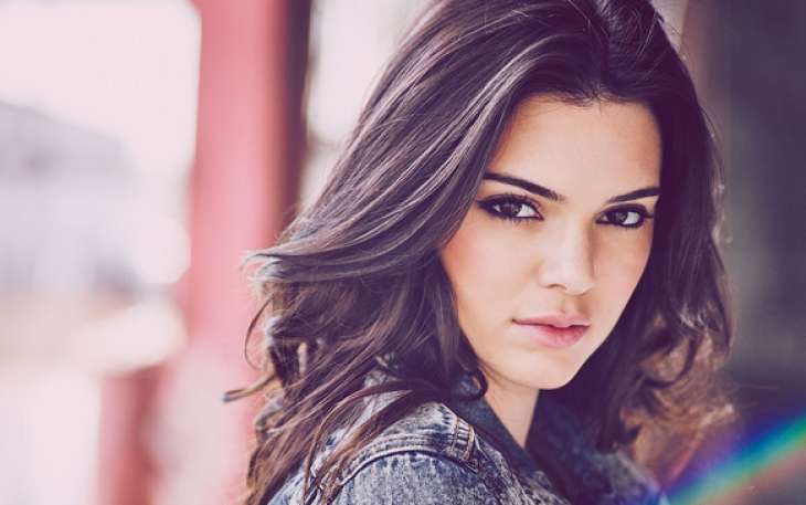 Кендалл Дженнер продемонстрировала идеальную фигуру