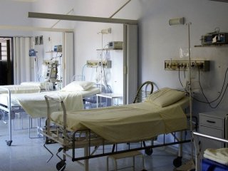 Місяцями кричала від болю, а їй радили ібупрофен: жахлива помилка лікарів убила 17-річну дівчину