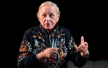 Стало известно, где похоронят Романа Виктюка