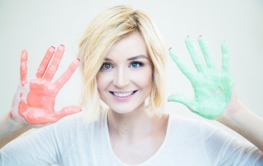 Полина Гагарина разобрала новогоднюю елку