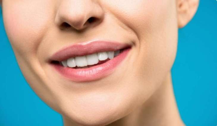 Как самостоятельно отбелить зубы: проверенные способы