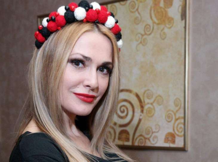 Леся Никитюк, Ольга Сумская и Вика из «НеАнгелов» поздравляли Виталия Козловского с Днем рождения