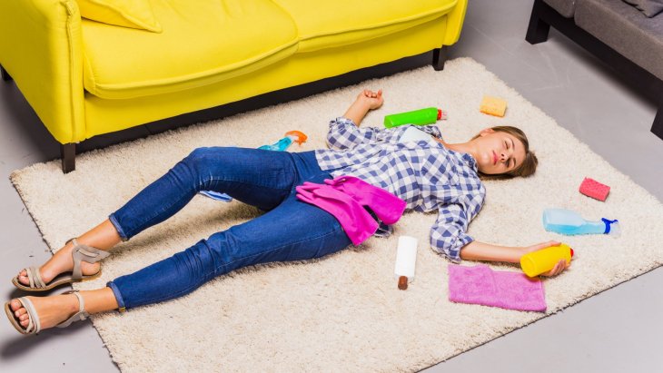 Как убрать неприятный запах с ковра: секреты опытных хозяек