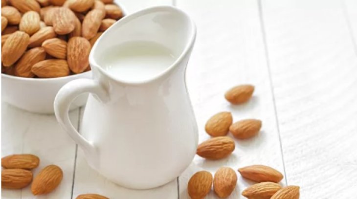 Лікар назвала продукти, які можна їсти перед сном