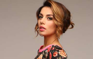 Анна Седокова продемонстрировала деловой look