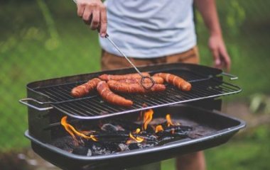 Не еда, а яд: медики назвали продукты, которые разрушают иммунитет