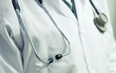 Лікар розповів, як правильно гартувати дітей