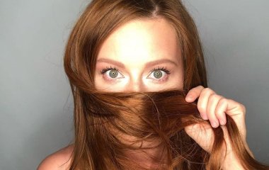 Юлия Савичева рассказала об отношениях с мужем в новом клипе