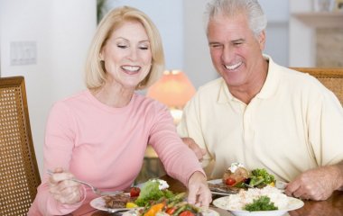 Названо 3 продукти, які корисно їсти на вечерю людям похилого віку