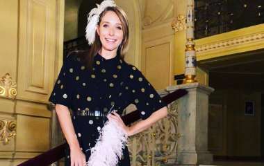 Катя Осадчая вышла в свет в роскошном платье-вышиванке
