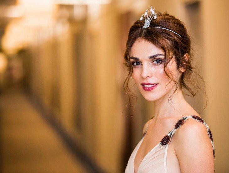 Сати Казанова и Елена Перминова носят одинаковые тренчи