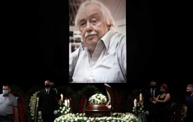 Юлечка забрала: Лысенко похоронили рядом с Началовой