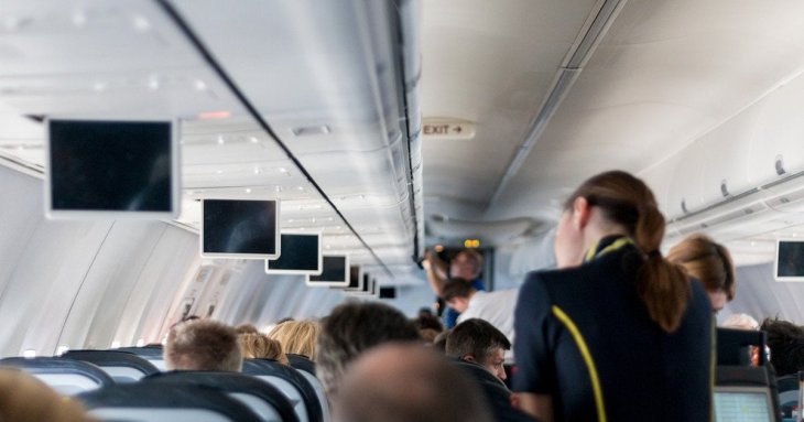 Таємні коди бортпровідників: які секретні сигнали використовують для проблемних пасажирів