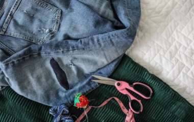 Без дыр: как красиво и незаметно зашить дырку на джинсах