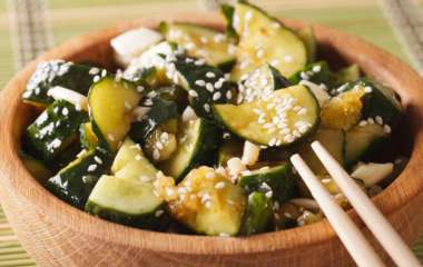 Праздник овощей: готовим теплый зеленый салат по-азиатски