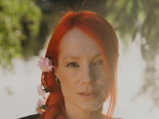 Світлана Тарабарова у яскравих образах замилувала фото з трьома підрослими дітьми на морі