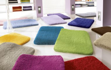 Как правильно мыть коврик для ванной комнаты: эффективные советы по уходу