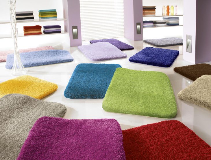 Как правильно мыть коврик для ванной комнаты: эффективные советы по уходу