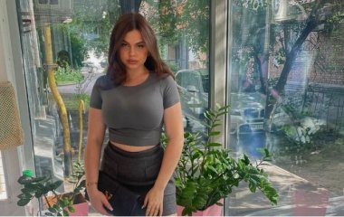 17-летняя дочь Ольги Фреймут в блузке в сеточку восхитила романтическим фото с бойфрендом