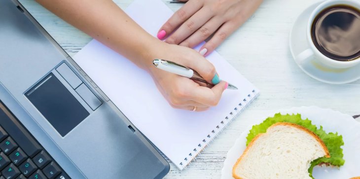 Лікар порадила, яку їжу краще брати на роботу