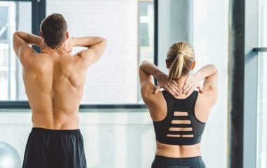 Вместо похода на массаж: 3 упражнения для снятия напряжения в шее и плечах