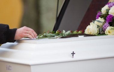 Що робити з водою, якою обмивали покійника